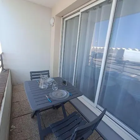 Apartment La