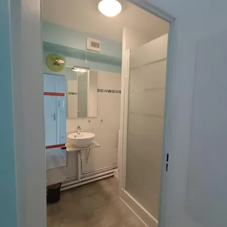 La Apartment *